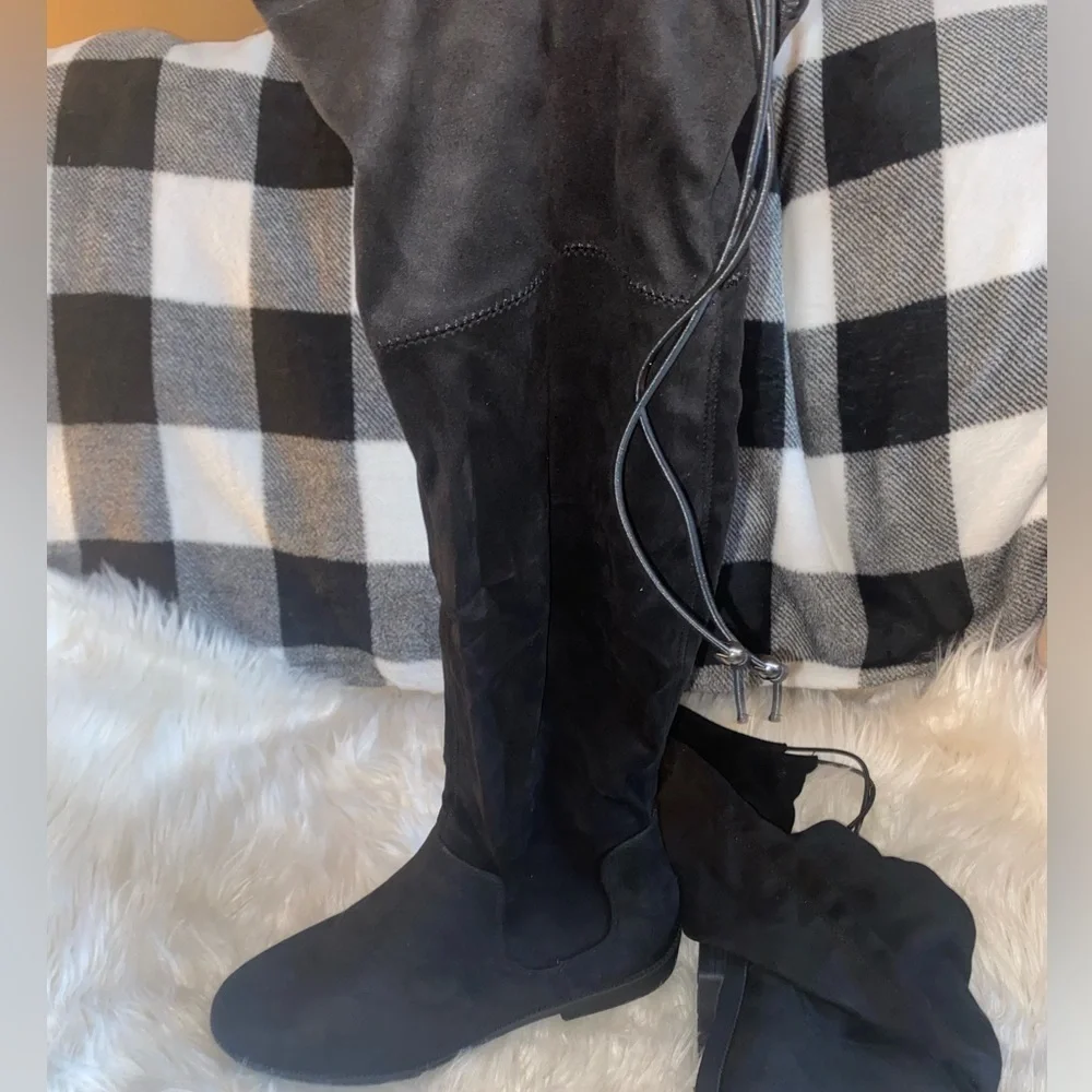 SO® English Muffin Women's Black Thigh-High Boots Women’s Size 9